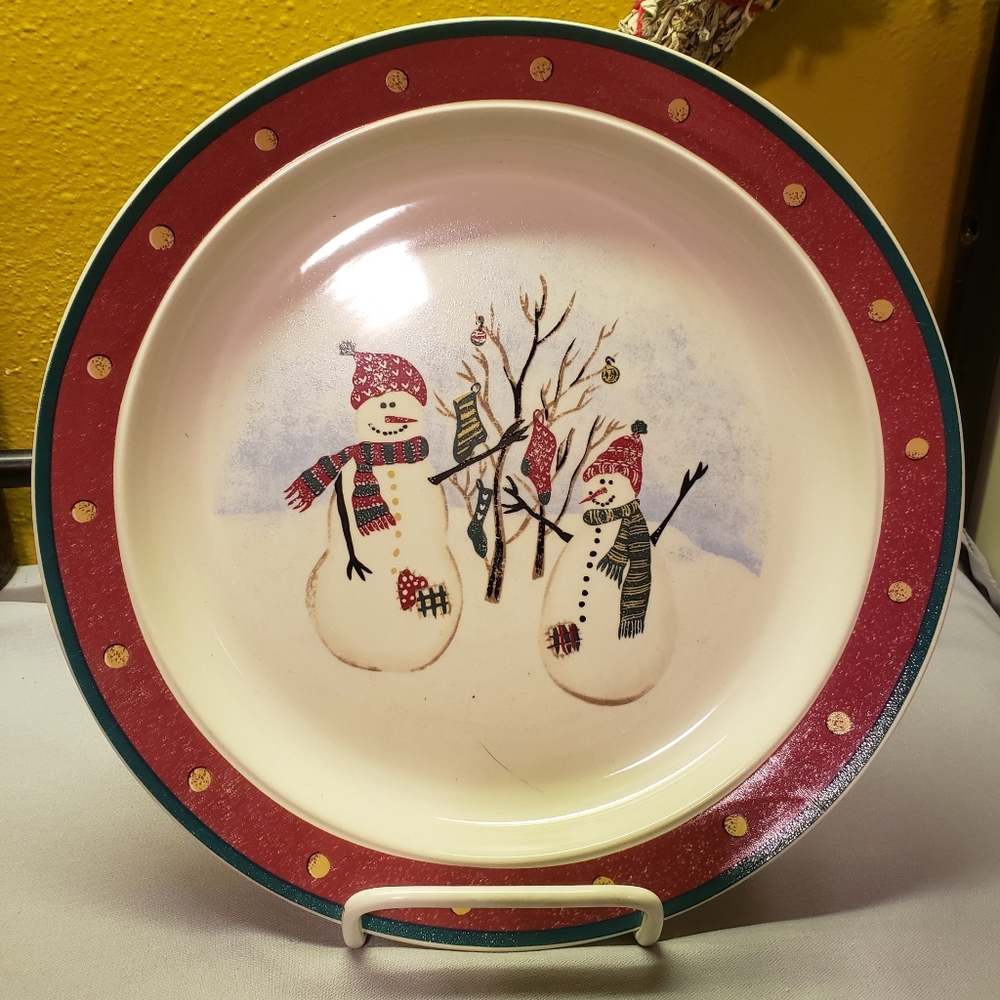 HOST PICK 😊 1 Vintage Dinner Plate By Royal Seasons Snowman RN2
